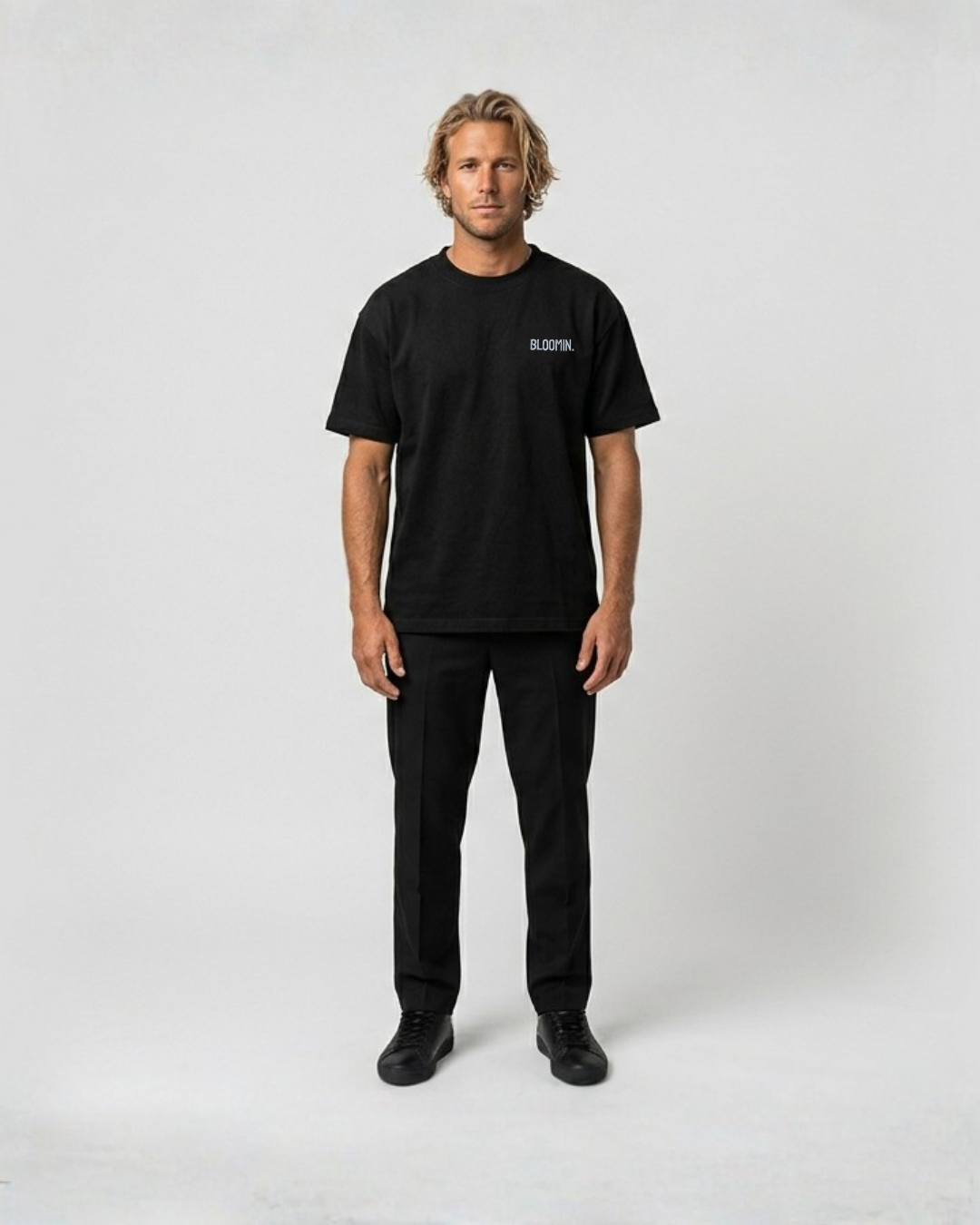 ESSENTIAL - BLACK/WHITE