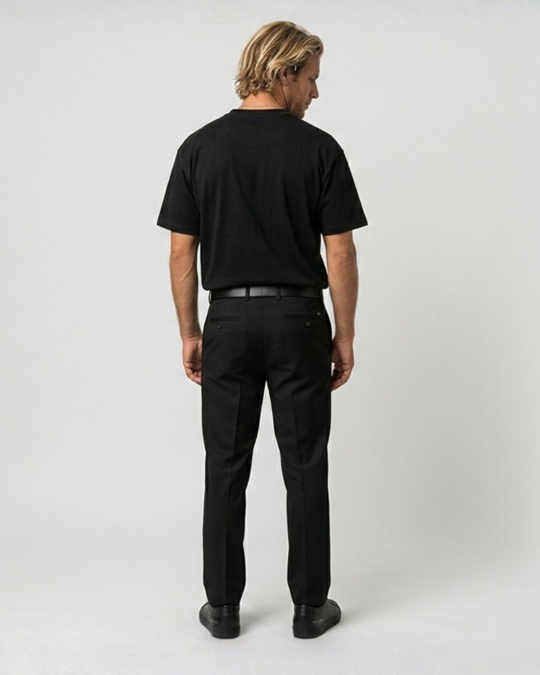 ESSENTIAL - BLACK/WHITE