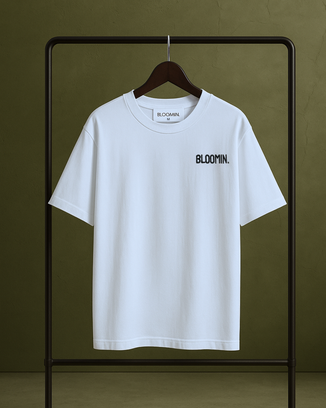 ESSENTIAL - WHITE/BLACK